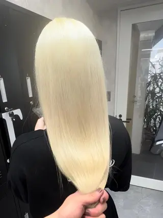 ロング カラー パーマ ヘアアレンジ メンズ キッズ ネイル マツエク・マツパ アイブロウ 🐺ウルフ×ハイトー ン🖤Yukinoのヘアスタイル