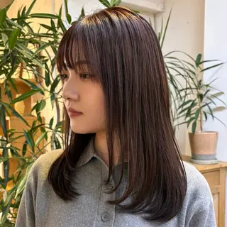 ミディアム カラー mina / 透明感ベージュカラーのヘアスタイル