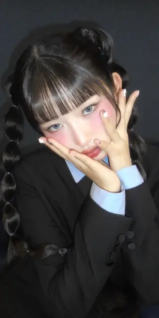 ロング カラー ラベンダー💜 グレージュ🩶のヘアスタイル