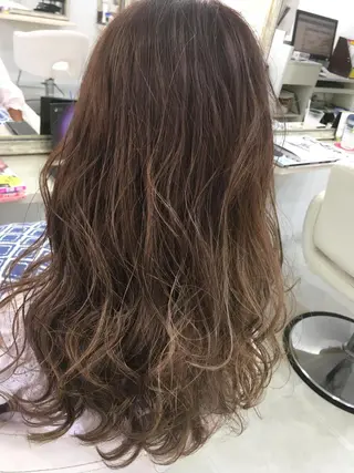 セミロング カラー 髪質改善 中川 翔のヘアスタイル