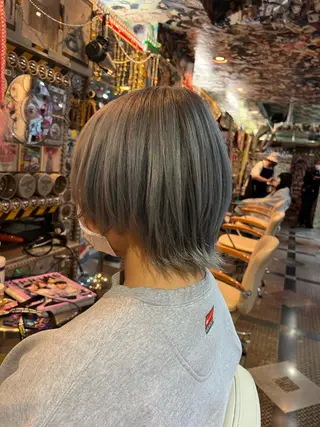 ショート カラー KOYA コヤのヘアスタイル