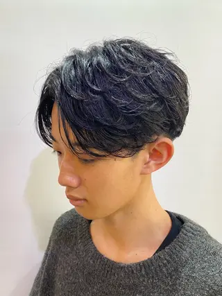 ショート パーマ メンズ 柏のセンターパート のプロ関口 柊太のヘアスタイル