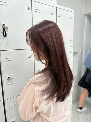 ロング カラー 抜け感レイヤー︴ ニュアンスカラーのヘアスタイル