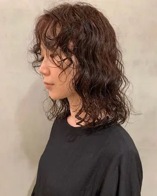 ミディアム パーマ アンニュイヘア🪽 ayumiのヘアスタイル