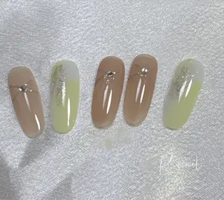 ネイル Rネイルサロン 研修のネイルデザイン