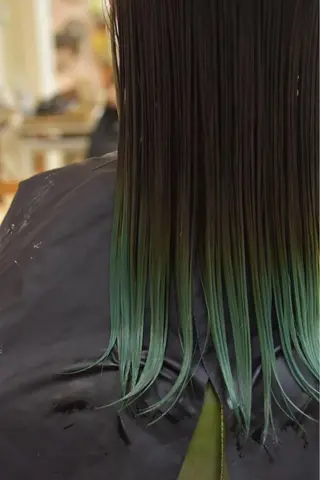 セミロング カラー 岩下 葉平(店長)のヘアスタイル