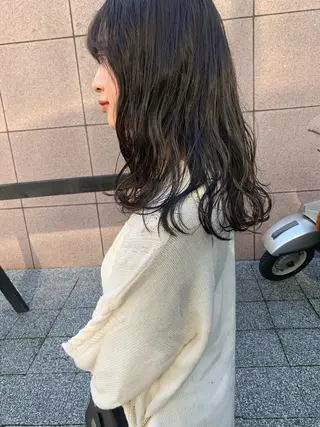 セミロング カラー ハイトーンボブ 前田 表参道　グレージュのヘアスタイル