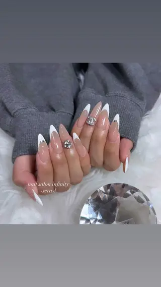 ネイル 𝑆𝐸𝑅𝐴♡ 大人ギャル ワンホンのネイルデザイン