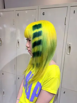 ミディアム カラー 🧤高明度ハイトーン 🧤莉音のヘアスタイル