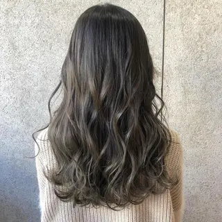 ロング カラー 植田 彩のヘアスタイル