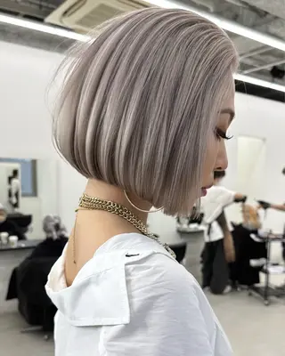 ミディアム 佐藤 まいらのヘアスタイル