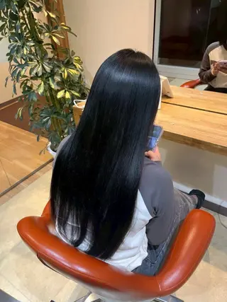 ロング カラー 松本 ひなたのヘアスタイル
