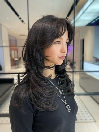 セミロング トレンドレイヤー🦋 AYAKAのヘアスタイル
