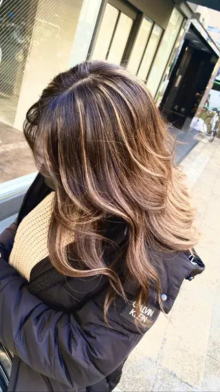 ロング 井上 怜音のヘアスタイル