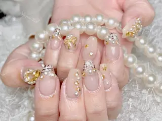 ネイル 🦋 Queenieのネイルデザイン