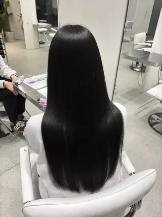 カラー 吉田 百々花のヘアスタイル