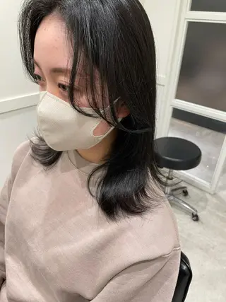 ミディアム カラー 齋藤 真子のヘアスタイル