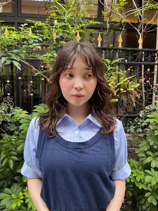 ミディアム 久門 未来のヘアスタイル