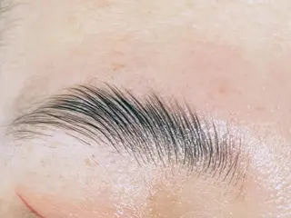 アイブロウ She byM☺️ MIHO☺️のマツエク・マツパデザイン