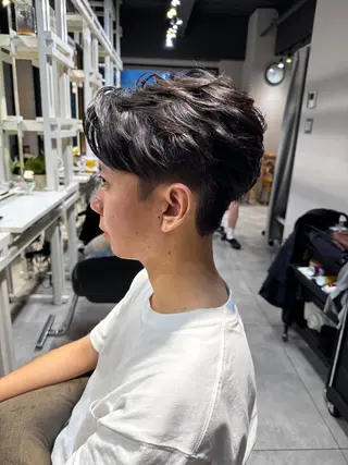 ミディアム パーマ メンズ 似合う髪型見つけます AYAKAのヘアスタイル