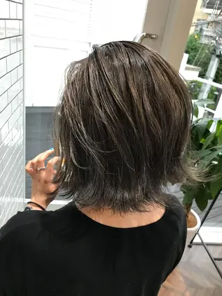 ミディアム カラー レイヤー べージュ 白石研太のヘアスタイル