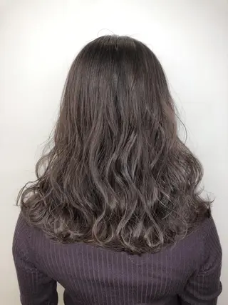 セミロング カラー 【透明感、艶髪】西村 有司のヘアスタイル