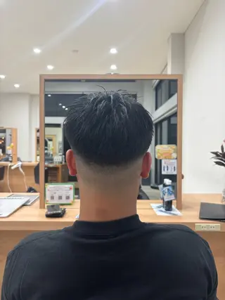 メンズ 垣村艶樹 /フェード&刈り上げのヘアスタイル