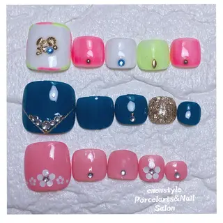 ミディアム ネイル 🐾enen style 🐾のネイルデザイン