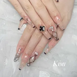 ネイル 🦋 Queenieのネイルデザイン