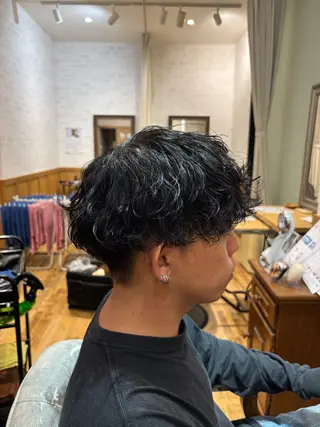 ショート パーマ メンズ 杉山 晃太のヘアスタイル