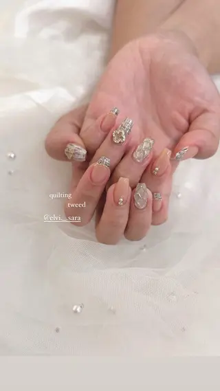 ネイル sara : salon ELVIのネイルデザイン