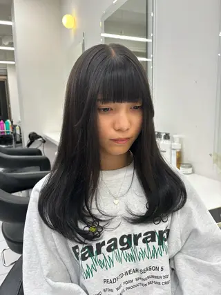 ロング 抜け感レイヤー︴ ニュアンスカラーのヘアスタイル