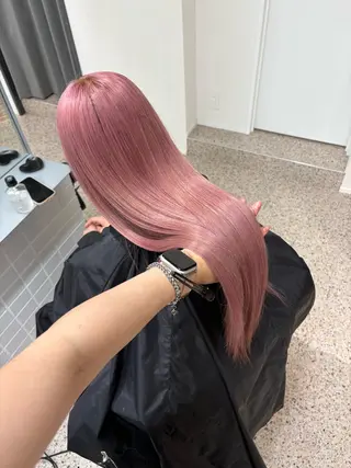 ロング PELEハイトーン shinobuのヘアスタイル
