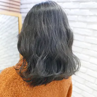 ミディアム カラー レイヤー べージュ 白石研太のヘアスタイル