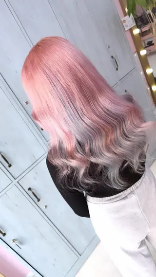 ロング カラー ブリーチ特化🌈 MANATOのヘアスタイル