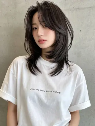セミロング 韓国レイヤーカット 🫧大阪梅田レイヤーのヘアスタイル