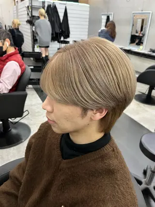ショート カラー ブリーチ有無Wカラー メンズパーマ大成のヘアスタイル