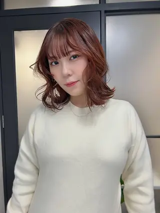 ミディアム カラー AKO .のヘアスタイル