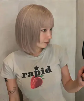 ショート カラー 💫レイヤーカット 💫ブリーチ💫サキのヘアスタイル
