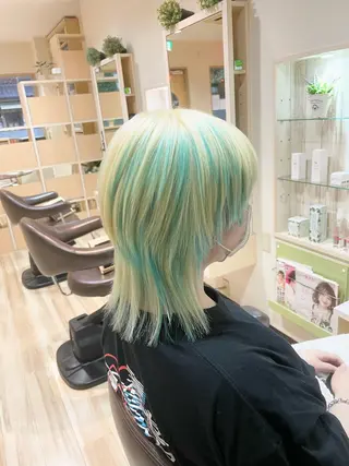 ミディアム カラー 🌈派手髪ハイトーン 🌈鈴木亮太🌈のヘアスタイル