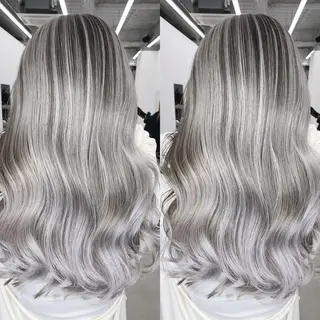 セミロング カラー ブリーチ 透明感HIDEのヘアスタイル