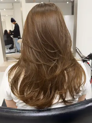カラー YOLO/ HANAのヘアスタイル