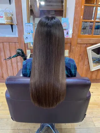 カラー 伊藤 海莉のヘアスタイル