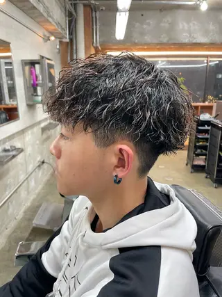 ショート カラー パーマ ヘアアレンジ メンズ 亀井隆汰/メンズ専門 パーマ/フェード可のヘアスタイル