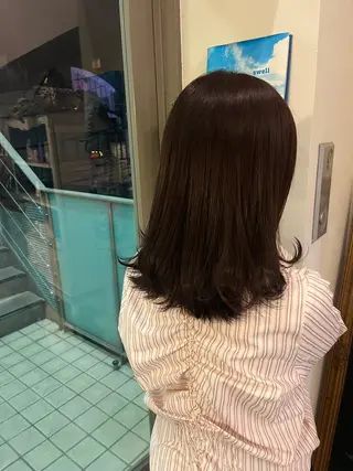 カラー イイダ ヒナのヘアスタイル