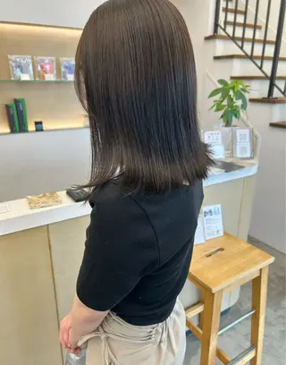 ミディアム 本澤 朋香のヘアスタイル