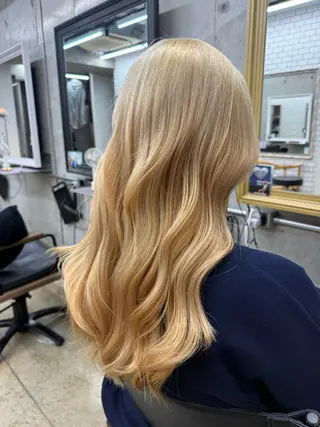 ロング グレージュカラー 吉川慶斗のヘアスタイル