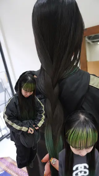 ロング カラー パーマ ヘアアレンジ デザインカラー/ボブ ブリーチカラー/ユリのヘアスタイル