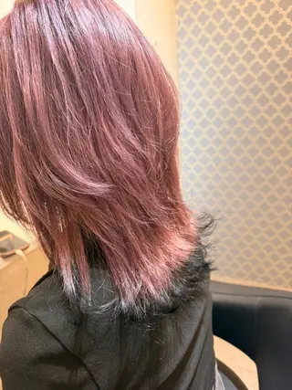 ミディアム カラー RINA .のヘアスタイル
