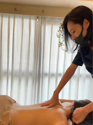 セミロング カラー パーマ ヘアアレンジ メンズ キッズ ネイル マツエク・マツパ アイブロウ 新感覚マシン× ドライヘッドのエステ・リラクイメージ